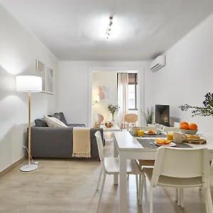 bbarcelona-encants-family-flat.topbarcelonahotels.com/